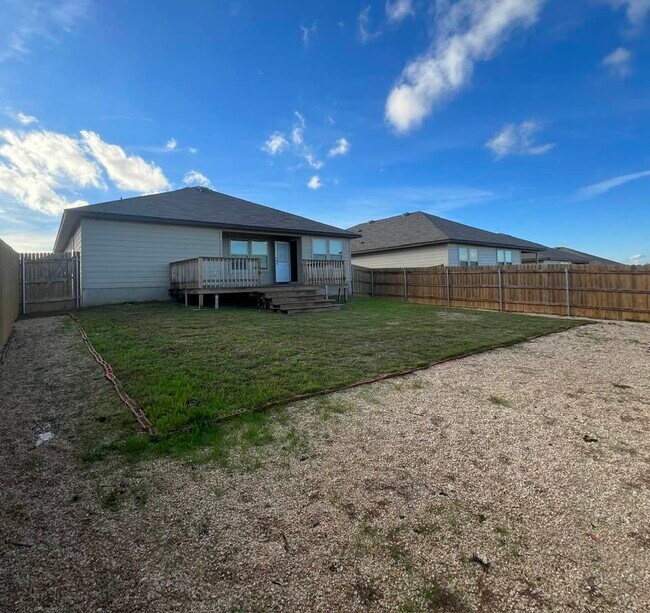 128 Atwood Loop, Jarrell, TX 76537 House Rental in Jarrell, TX