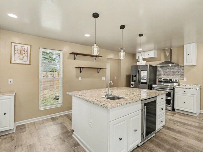 Building Photo - Lease OR Lease to Own