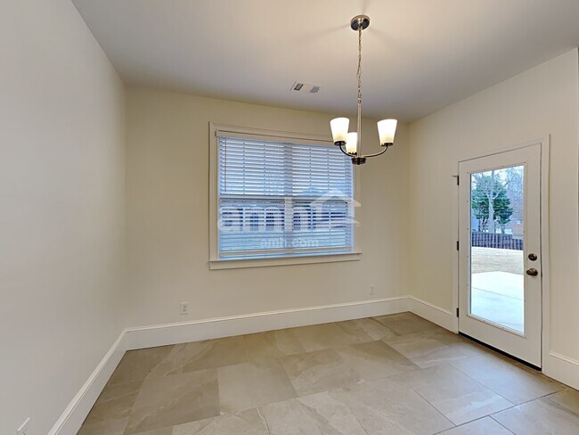 Building Photo - 158 Grandiflora Drive