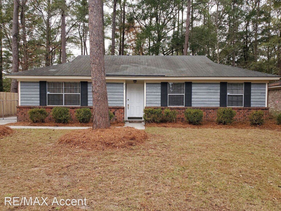 Foto principal - 3 br, 2 bath House - 429 Edgewater Rd.
