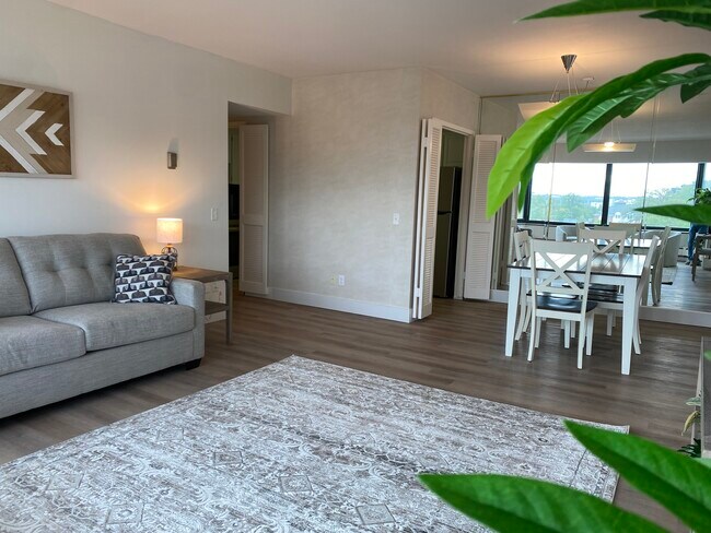 Open Layout - 207 5th Ave SW
