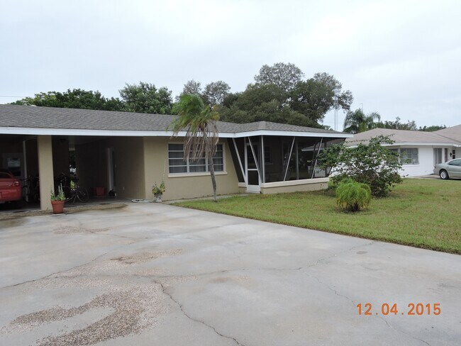 Building Photo - 311 Parkside Dr