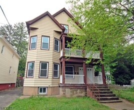 Building Photo - 374 High St