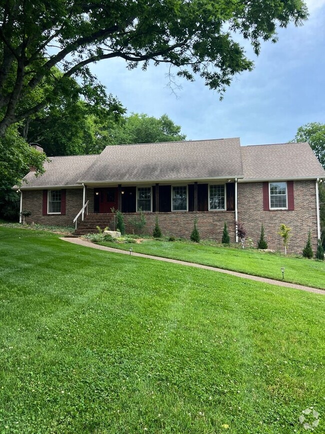 Building Photo - 818 Curtis Dr