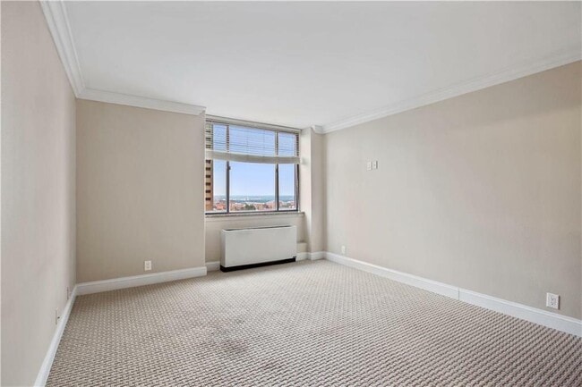 Foto del edificio - 700 E 8th St