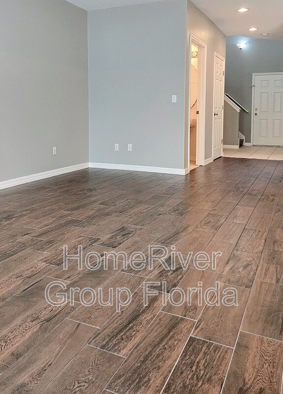 Foto del edificio - 9656 Doris Ln