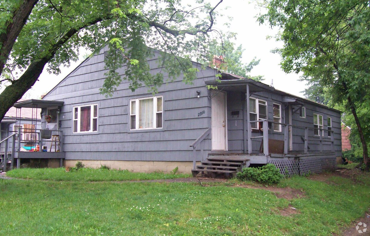 Primary Photo - 2910-2972 Mcguffey Rd