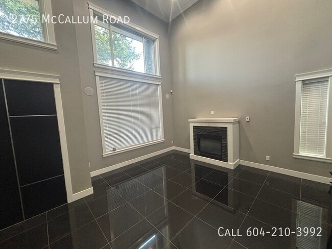 Building Photo - 5 Bedroom Home Near Downtown Abbotsford