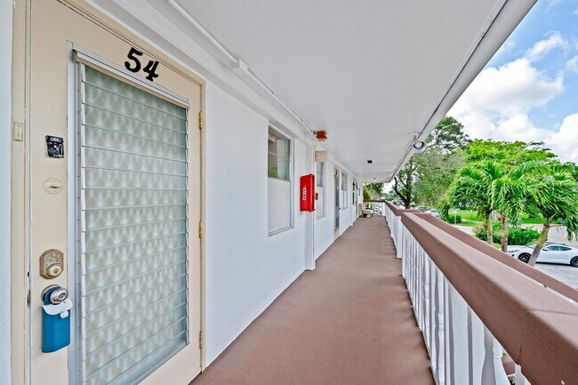Foto del edificio - 54 Newport Ct
