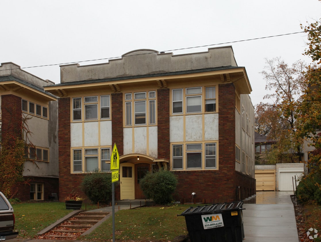Building Photo - 4528 Bryant Ave S