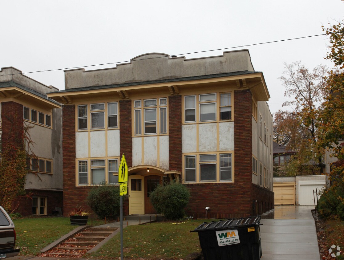 Foto del edificio - 4528 Bryant Ave S