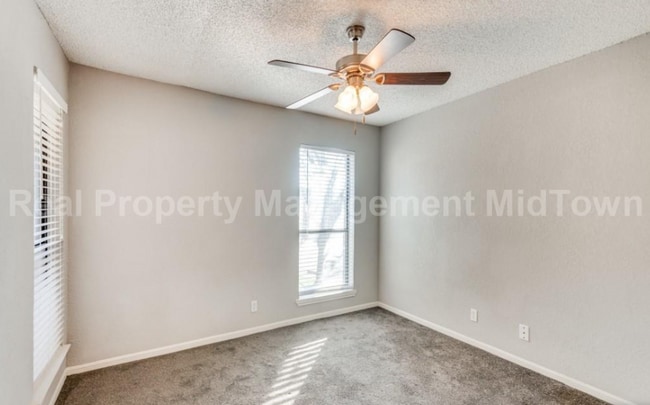 Building Photo - 1101 Calico Ln