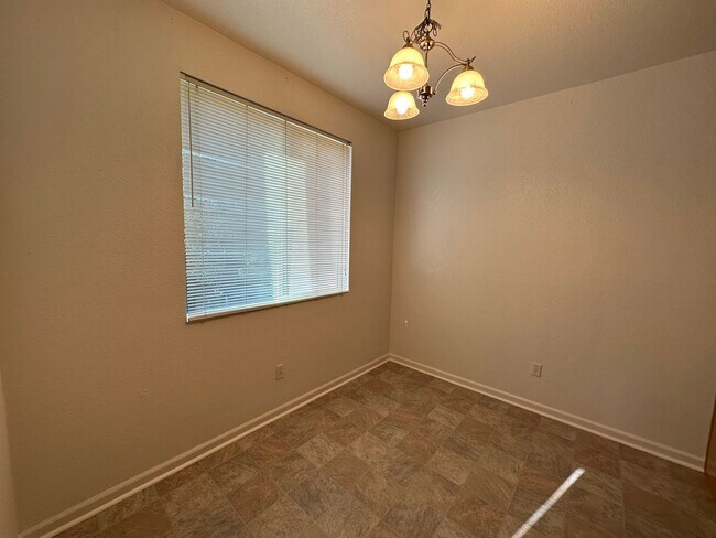 Foto del edificio - 2393 Coffeeberry Rd