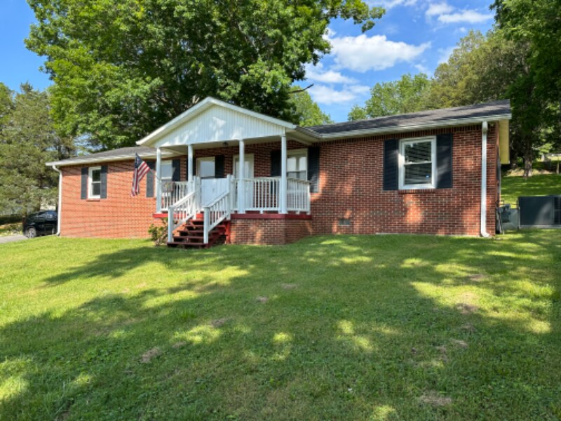 131 Waggoner St, Carthage, TN 37030 House Rental in Carthage, TN