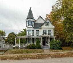 Building Photo - 30 Messer St