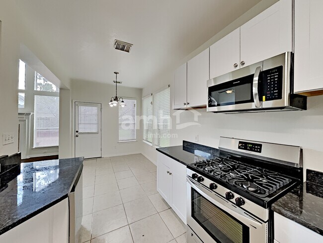 Foto del edificio - 19727 Water Point Trl