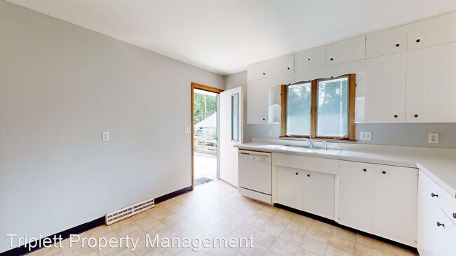 Foto del edificio - 3 br, 1 bath House - 1318 Wilson Avenue