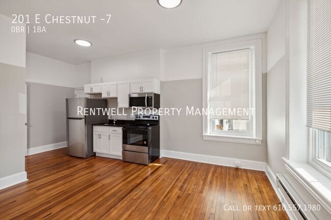 Building Photo - 201 E Chestnut St