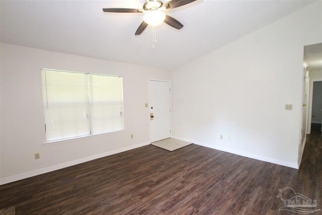 Building Photo - 9345 Chisholm Rd