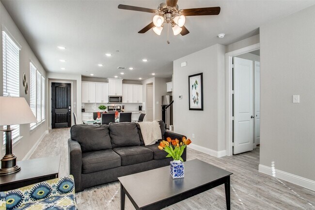 Foto del edificio - 1718 Lisa Ct