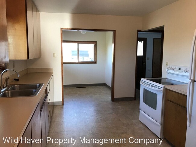 Building Photo - 3 br, 1.5 bath House - 7461 NE Hwy 240