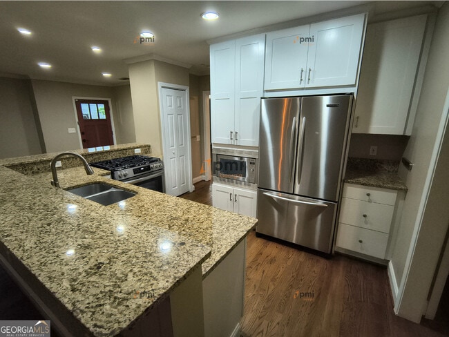 Building Photo - 2221 Melante Dr NE