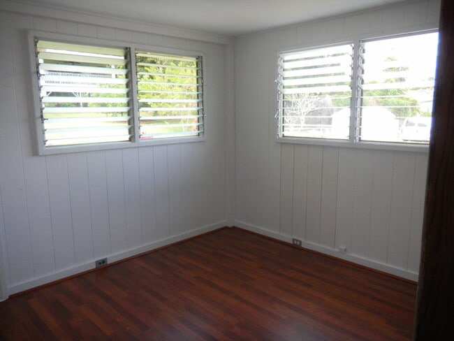 Building Photo - Kaneohe Single Family home with bonus room