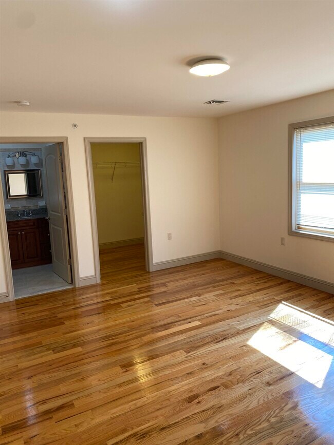 Building Photo - 244 Avenue B