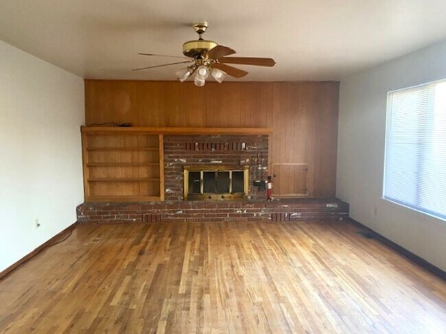 Foto del edificio - Nice Ranch Style House on 1 acre!!