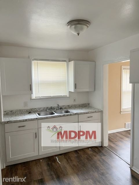 Foto del edificio - 3 br, 1 bath House - 18709 Runyon St