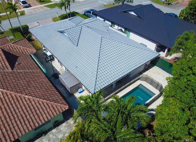 Building Photo - 5261 SW 144th Ave Unit#0 Miami, FL 33175-5717