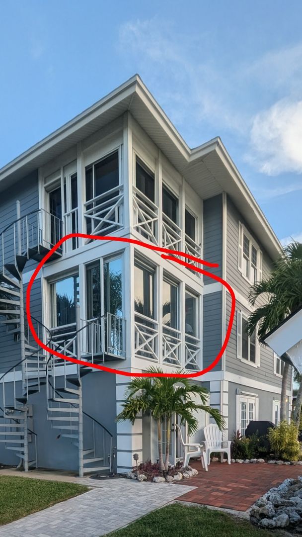 Foto del edificio - SEASONAL 2/2 coastal-inspired luxury condo with bay view, and boat slip