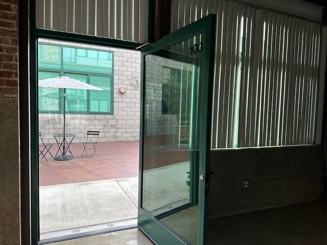 Foto del edificio - 1330 Factory Pl