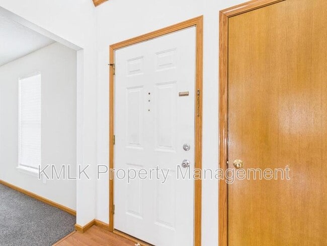 Foto del edificio - 411 Treeview Dr