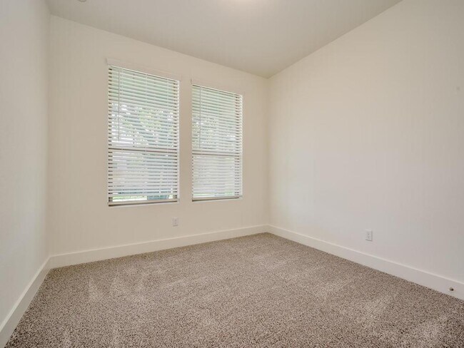 Foto del edificio - 2229 Upchurch St