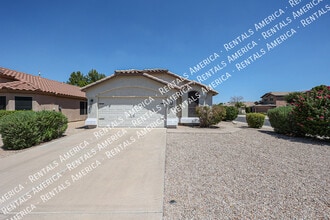 Building Photo - 568 E Sherri Dr