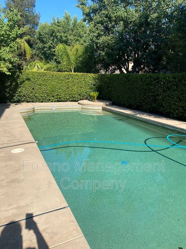 Foto del edificio - 2450 W Beechwood Ave