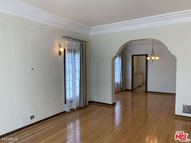 Foto del edificio - 2 br, 1 bath Condo - 929 N Ogden Dr Apt 3