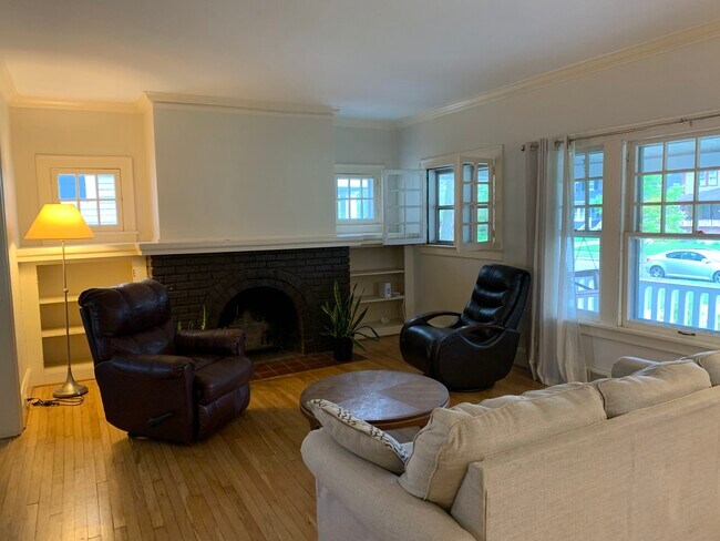 Building Photo - 2169 Briarwood Rd