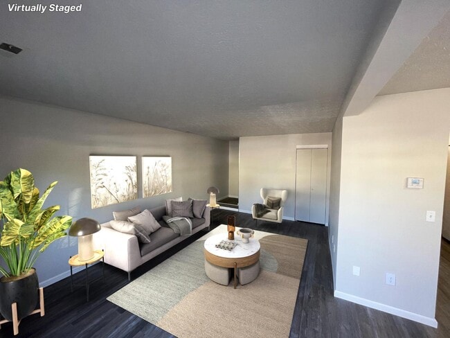 Building Photo - 147 Blocksom St