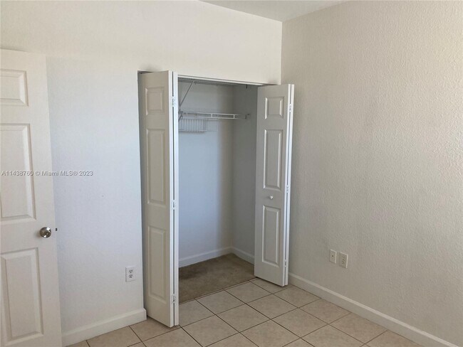 Foto del edificio - 1490 NE 33rd Ave