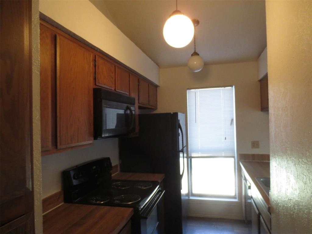 Building Photo - 7522 Holly Hill Dr
