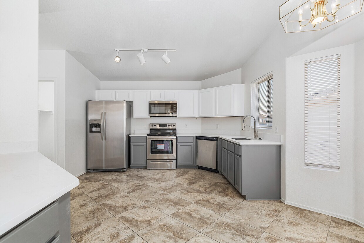 Primary Photo - 9249 E Desert Cove Cir