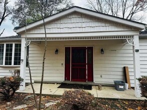 Building Photo - 159 S Parkway Dr