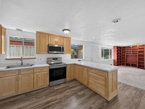 Building Photo - 5025 S 167th St