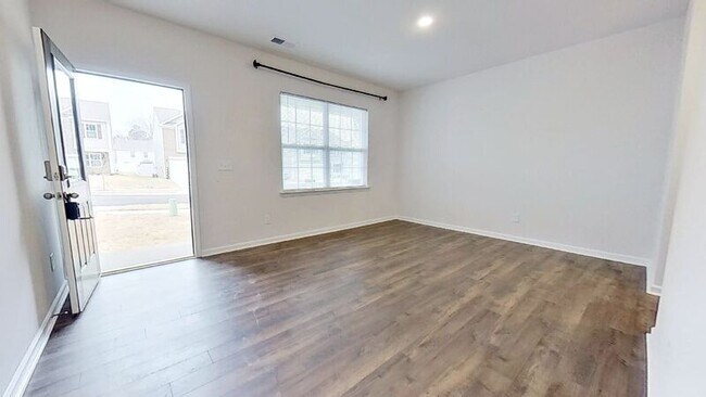 Foto del edificio - 4119 Richard Andrew Dr