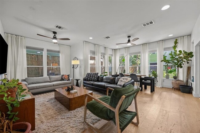 Foto del edificio - 1511 E 13th St