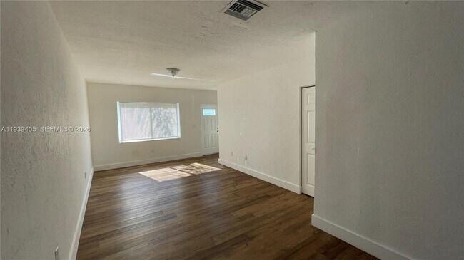 Foto del edificio - 209 Northwest Dr