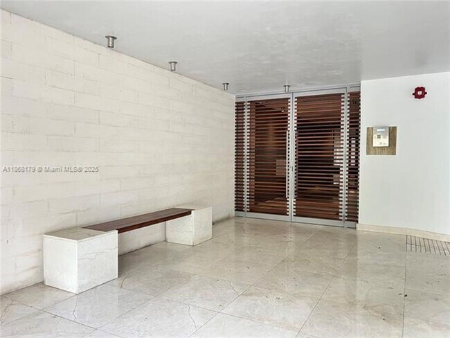 Foto del edificio - 155 Sunrise Dr