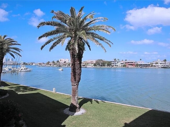 Building Photo - 868 Bayway Blvd